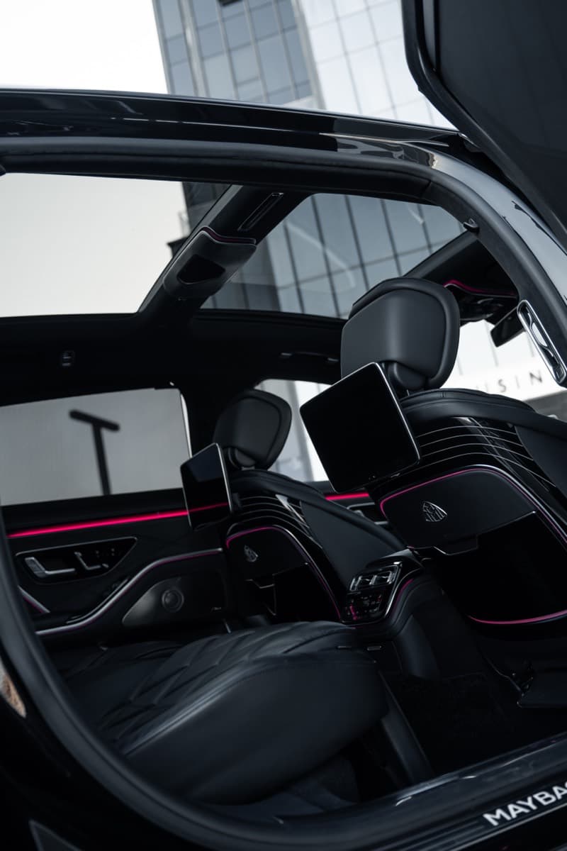 Открытая дверь Maybach