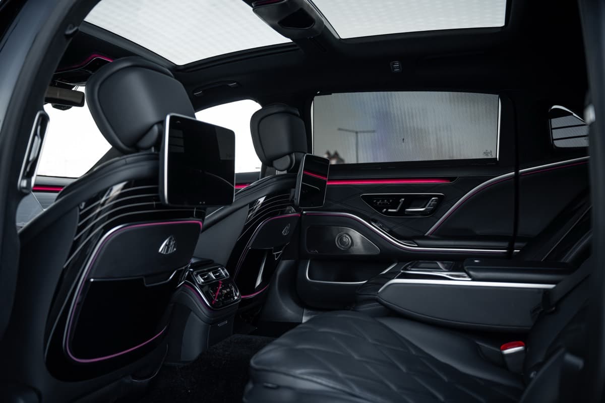 Задний салон Maybach S680