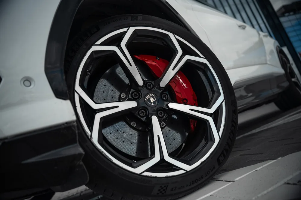 Lamborghini Urus — фото 16
